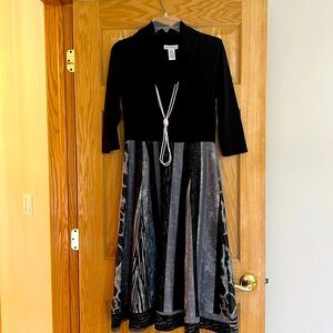 Robbie Bee - Cowl Neck Dress - Black & Gray - Medium